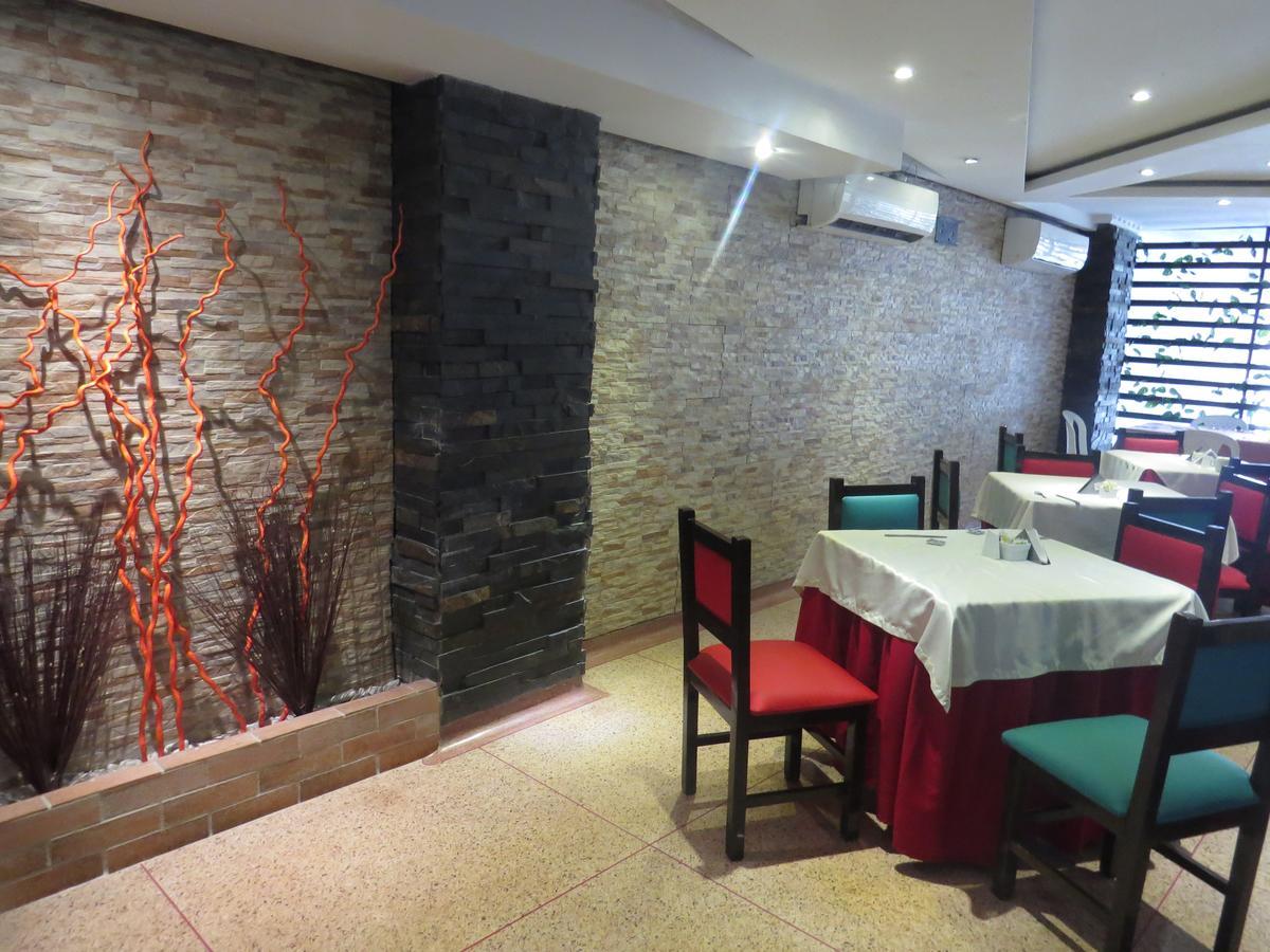 Hotel Leon Dorado Bucaramanga Exteriör bild