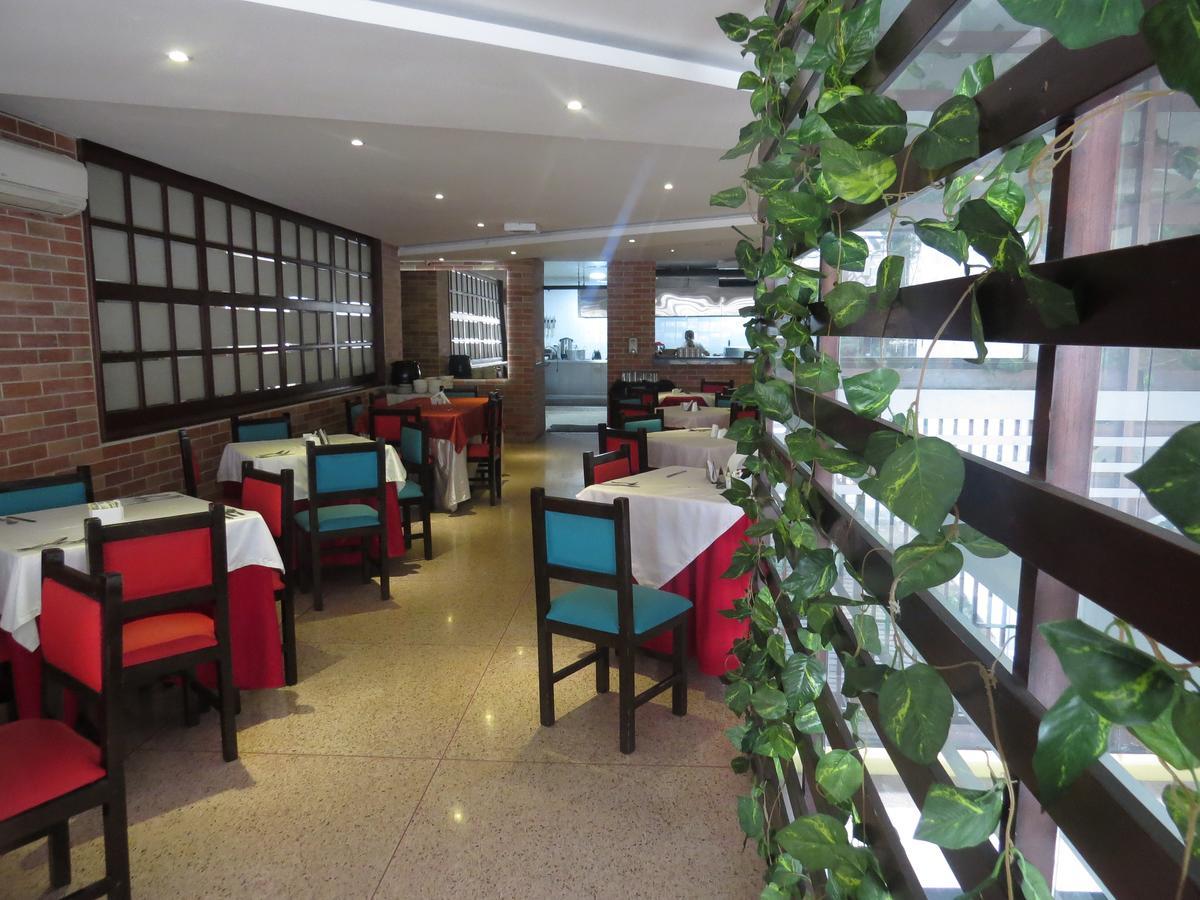 Hotel Leon Dorado Bucaramanga Exteriör bild