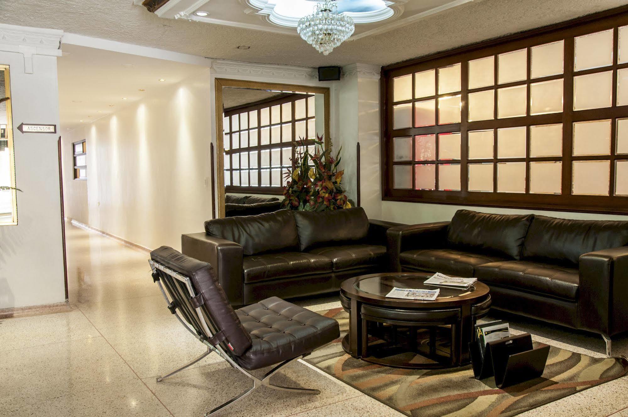 Hotel Leon Dorado Bucaramanga Exteriör bild