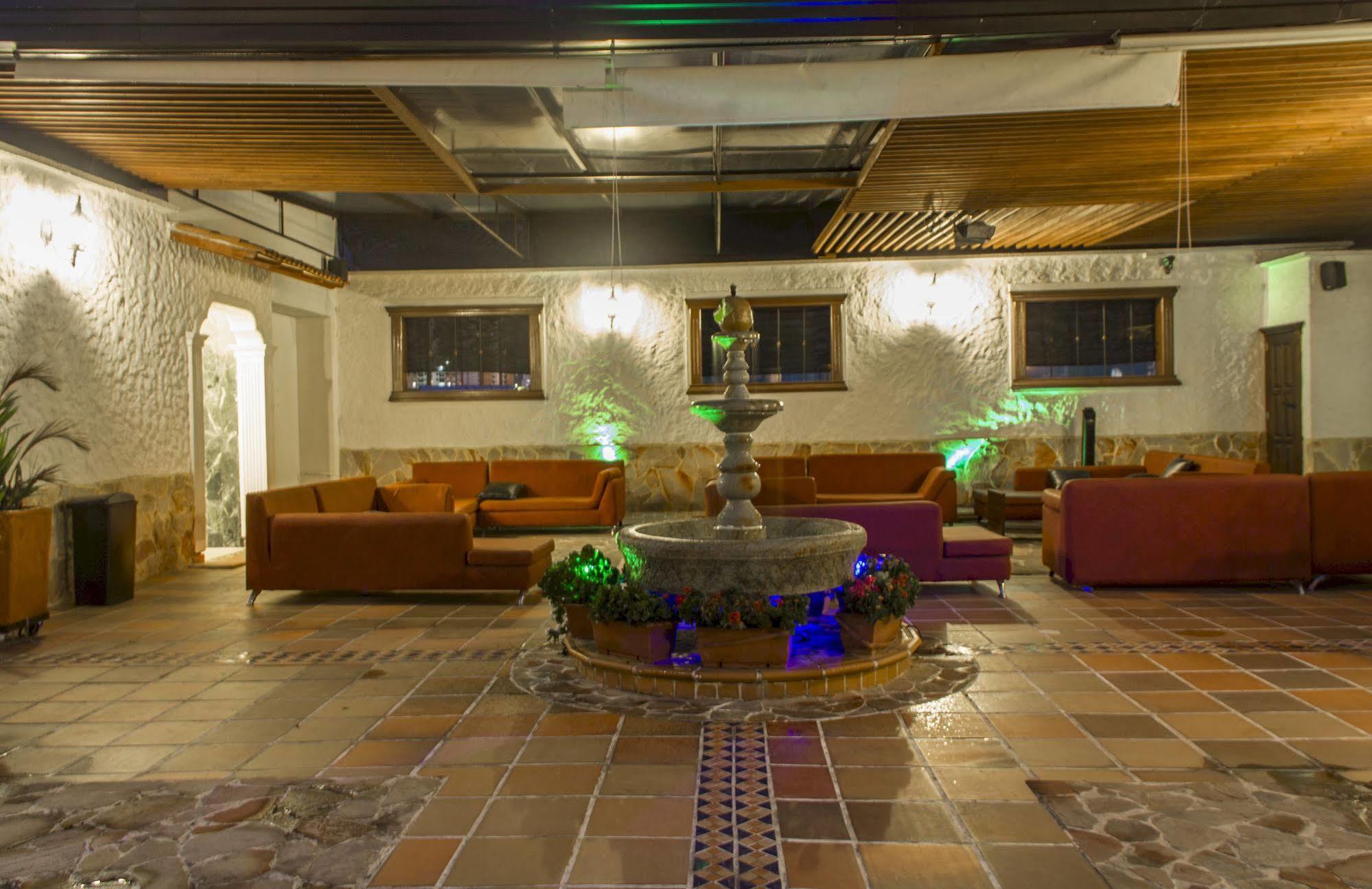 Hotel Leon Dorado Bucaramanga Exteriör bild